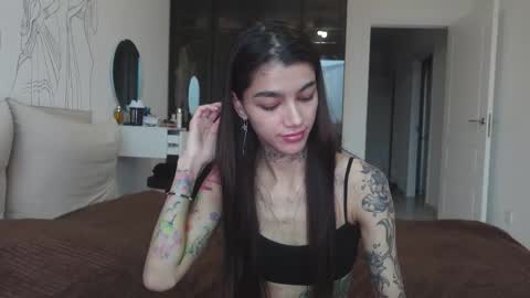 vinkitinkii online show from October 22, 7:11 am