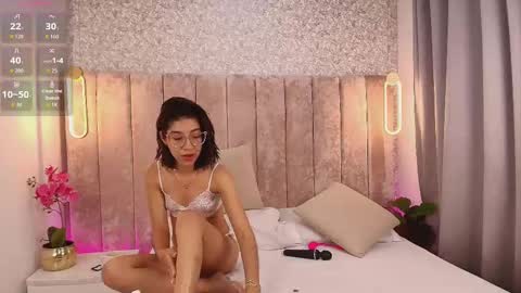Snapshot of violet_606 chatting on October 3, 12:02 pm Violeta online show from October 3, 12:02 pm