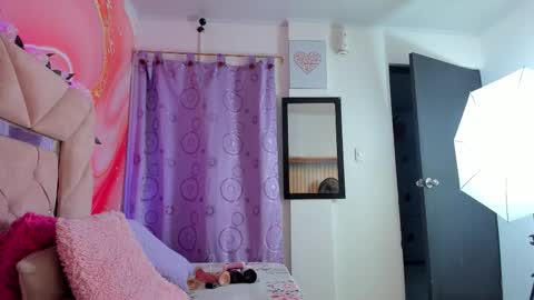 violet__taylor_ online show from September 11, 2:24 am