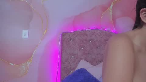 violet__taylor_ online show from October 19, 3:00 am