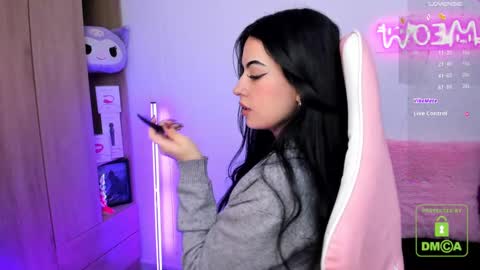 Snapshot of violet_catt chatting on March 4, 10:16 pm Violeta  online show from March 4, 10:16 pm