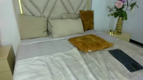 Mary online show from July 27, 7:44 pm