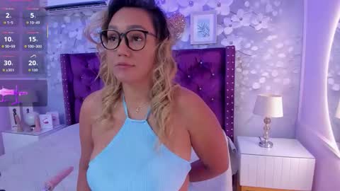 Snapshot of violeta_medina chatting on September 20, 11:13 am violeta_medina online show from September 20, 11:13 am