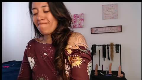 violeta_scott_ online show from May 6, 2:56 pm