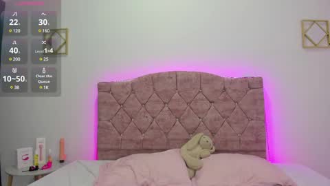 VioletaJhons online show from March 1, 11:15 pm