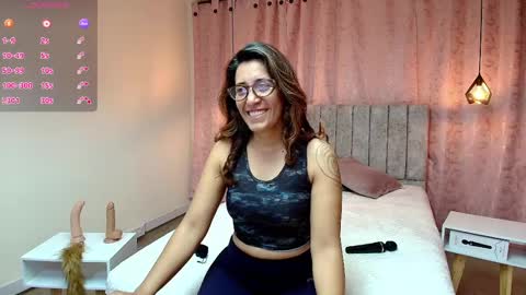 Snapshot of violetascott_ chatting on March 3, 12:39 pm VIOLETA online show from March 3, 12:39 pm