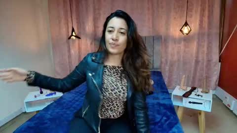 Snapshot of violetascott_ chatting on October 20, 2:44 pm VIOLETA online show from October 20, 2:44 pm