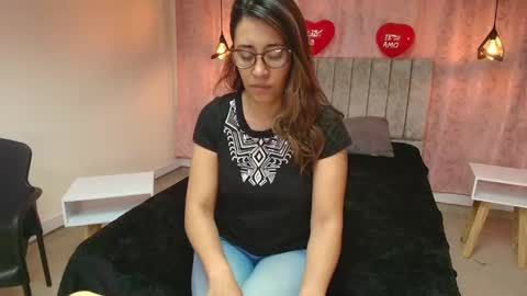 Snapshot of violetascott_ chatting on February 15, 12:11 pm VIOLETA online show from February 15, 12:11 pm