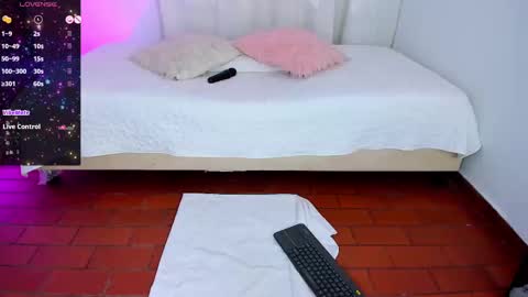 Snapshot of violetasotter chatting on September 26, 1:41 pm Violeta online show from September 26, 1:41 pm