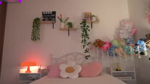 violeth___ online show from May 28, 1:20 pm