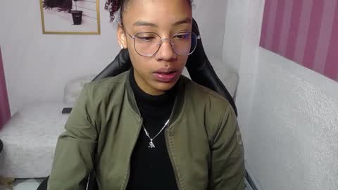 Snapshot of violeth_b chatting on January 16, 12:42 pm violeth_b online show from January 16, 12:42 pm