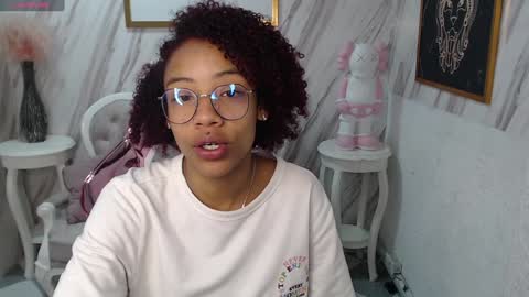 Snapshot of violeth_b chatting on December 26, 12:38 pm violeth_b online show from December 26, 12:38 pm