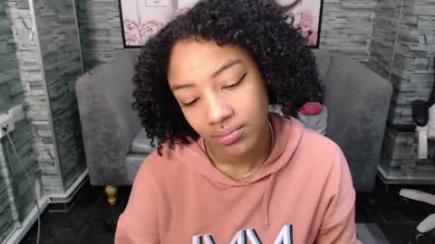 Snapshot of violeth_b chatting on September 15, 12:50 pm violeth_b online show from September 15, 12:50 pm