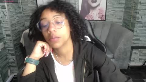 Snapshot of violeth_b chatting on September 22, 12:42 pm violeth_b online show from September 22, 12:42 pm