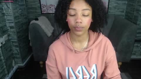 Snapshot of violeth_b chatting on September 25, 2:24 pm violeth_b online show from September 25, 2:24 pm