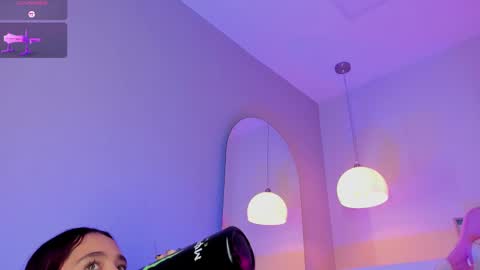 Snapshot of violeth_hill chatting on March 12, 7:58 pm Violeth Hill online show from March 12, 7:58 pm
