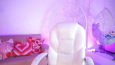violetjonesx online show from June 19, 11:38 am