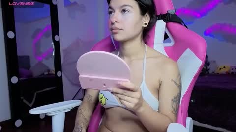   online show from November 17, 7:05 pm