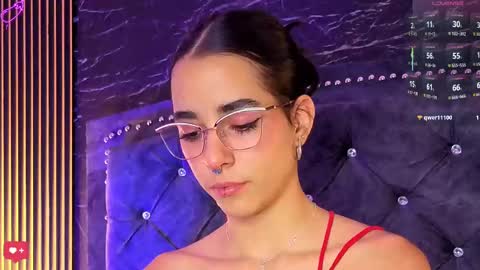 Snapshot of violett__golden chatting on September 25, 6:04 pm ViolettGolden online show from September 25, 6:04 pm