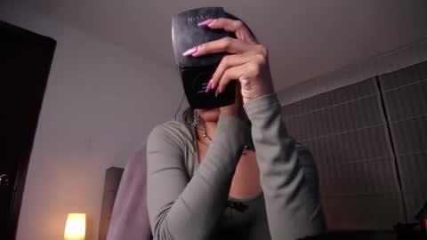 Snapshot of violett_queen122 chatting on October 3, 2:53 am violett_queen122 online show from October 3, 2:53 am