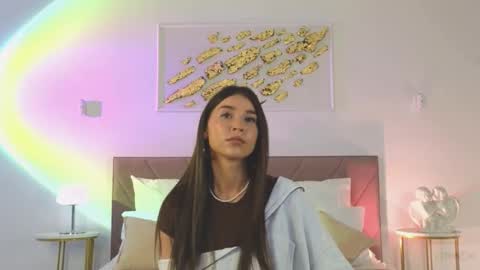 Snapshot of violetta_finch chatting on October 7, 10:22 am violetta_finch online show from October 7, 10:22 am
