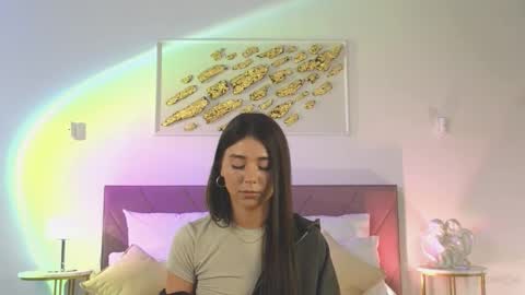 Snapshot of violetta_finch chatting on October 18, 10:30 am violetta_finch online show from October 18, 10:30 am