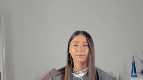 Snapshot of violetta_finch chatting on February 6, 8:29 am violetta_finch online show from February 6, 8:29 am