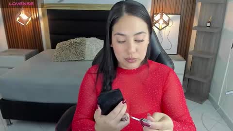 VIOLETTA online show from December 1, 12:36 pm