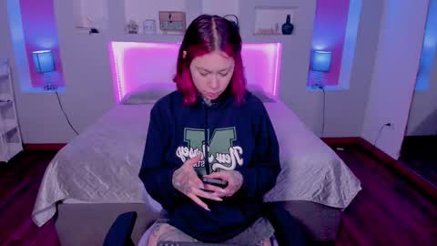 ViolettaBaker online show from March 7, 7:16 pm