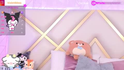 Snapshot of violettbloss chatting on March 7, 4:23 am Violeta online show from March 7, 4:23 am