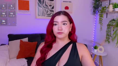 Violett Castel online show from May 12, 8:07 pm