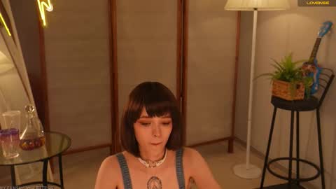 Snapshot of violettessa chatting on September 11, 11:55 am violettessa online show from September 11, 11:55 am