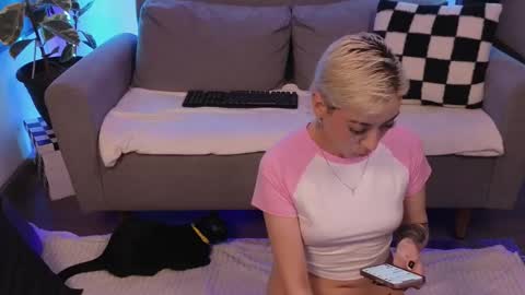 Violet online show from January 17, 2:32 am