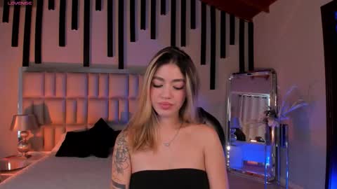 Violett  online show from March 3, 6:48 pm