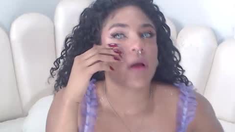 violetxia_ online show from March 27, 6:52 am