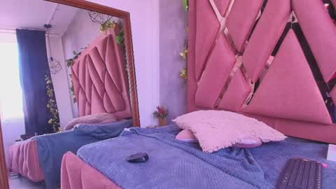 Snapshot of viollettaa_ chatting on October 1, 8:30 pm Violetta online show from October 1, 8:30 pm