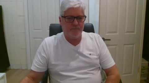 viper654321 online show from June 6, 7:25 am
