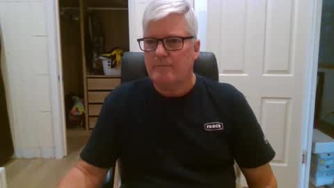 viper654321 online show from May 19, 1:56 am