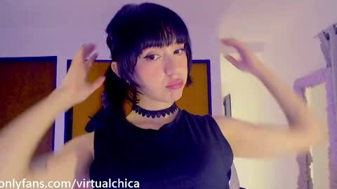 Snapshot of virtualchica chatting on October 19, 4:28 am Minerva online show from October 19, 4:28 am