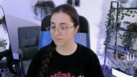 your love online show from April 3, 7:15 am