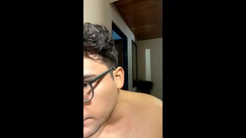 Vito Ferrer online show from October 11, 9:25 am