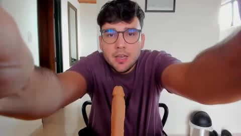 Vito Ferrer online show from October 16, 3:44 pm