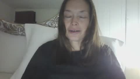 Snapshot of vivi_bee chatting on September 21, 1:20 am vivian online show from September 21, 1:20 am