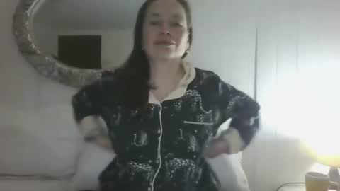 Snapshot of vivi_bee chatting on September 13, 12:46 am vivian online show from September 13, 12:46 am