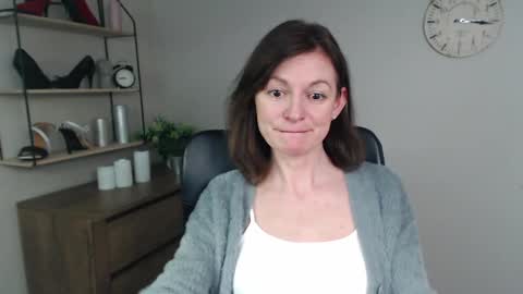 Vivian online show from March 3, 10:28 am