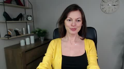 Vivian online show from February 27, 1:07 pm