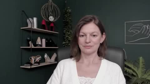 Vivian online show from November 27, 8:33 am