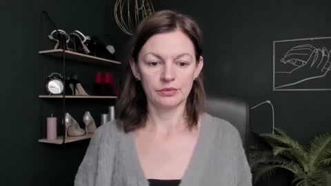 Vivian online show from October 28, 7:42 am