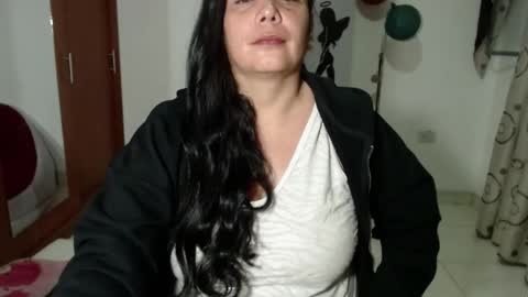 Snapshot of vivian_milf_paint chatting on September 25, 3:35 am vivian_milf_paint online show from September 25, 3:35 am