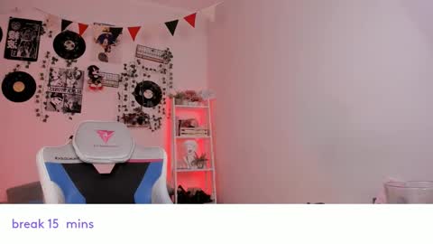 vivian_qwerty online show from February 14, 7:17 am